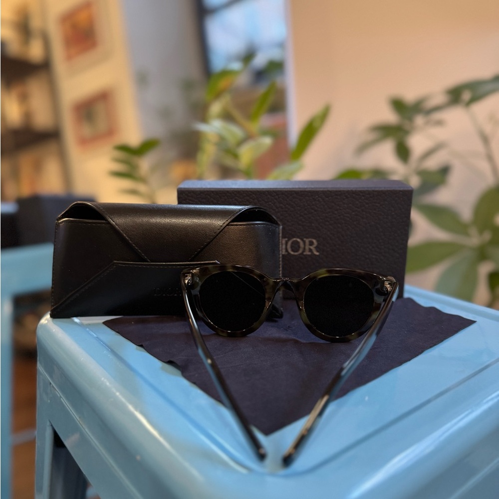 Dior Sunglasses - Picture 4 of 6